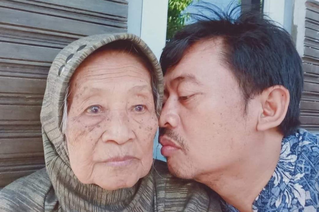 Pengorbanan Ibu tidak bisa dibayar dengan apapun ... Selamat Hari Ibu ...