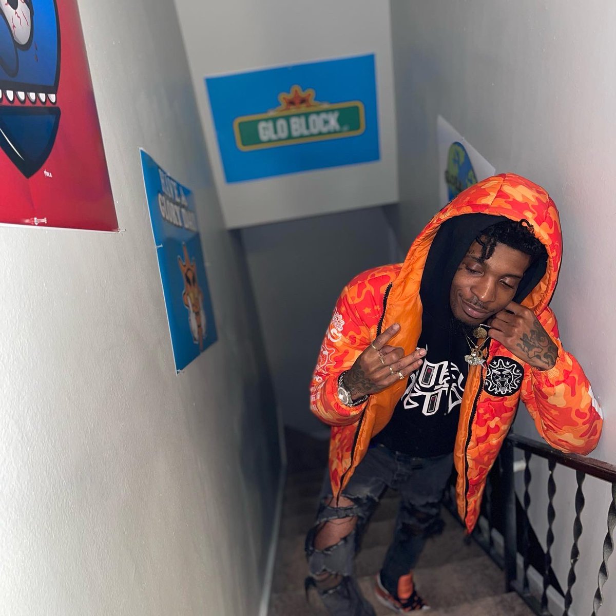 DCHerbo4's tweet photo. Ending what i started. #RipMainG #RipSelf NEW VIDEO OUT NOW IN BIO #Glob4LHotBOY 🦍🔥 NEW HOUSE UPDATE OUT NOW: https://t.co/x6taHpCCA1 https://t.co/4zPwrF0cNW