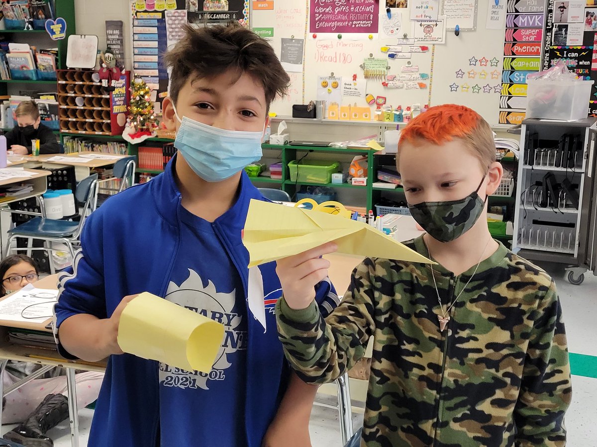 We are enjoyed working on a variety of fun holiday crafts and activities today.