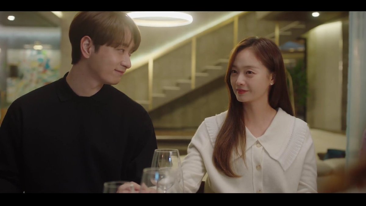 somin_saranghae's tweet photo. what a sly fox, yoon mira!!
#ShowWindowEp7
#ShowWindowTheQueensHouse
#쇼윈도 #쇼윈도여왕의집
#JeonSoMin #전소민
#ActressSominIsBack https://t.co/fRWduYCgHq