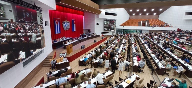 IzquierdoAlons1's tweet photo. Con democracia y participación,se construye entre todos el país que queremos.Un tema de gran interés fue la mirada a los avances del Decreto Presidencial 198/2021. Programa Nacional para el Adelanto de las mujeres.
➡El empoderamiento de las mujeres.
#CubaVive #Matanzas https://t.co/jlGH0VkT6z