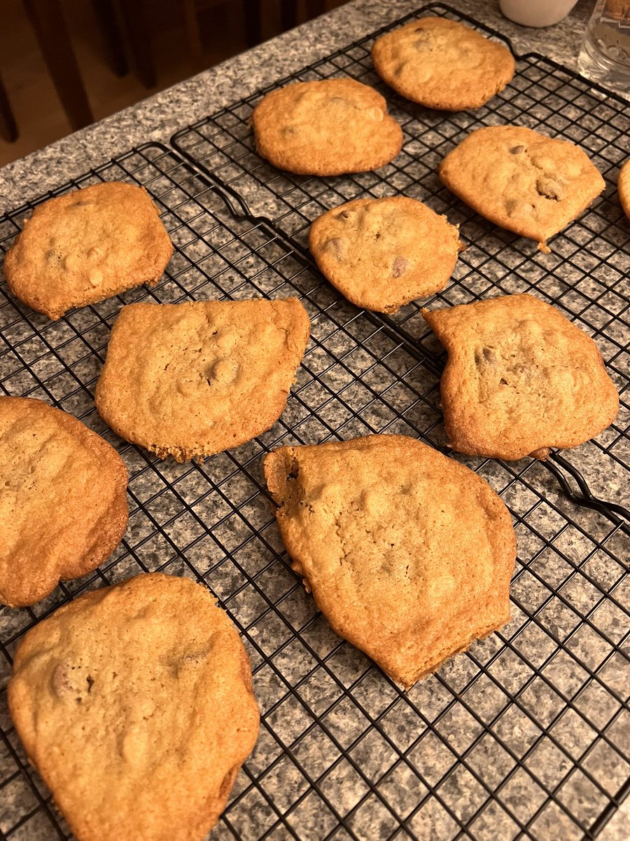 Um.  So.  😬.  I tried to bake @dannywood ’s  (Betty’s Chocolate Chip Cookies) and even though they came out GIGANTIC and not looking, at all like Danny’s, they taste really good!  Thanks for sharing this recipe on #TheWoodWorks Danny!