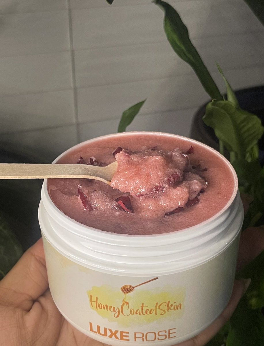 honeycoated_'s tweet photo. My favorite floral scent: Luxe Rose 🥀. Time to soak and unwind with the Luxe Rose body scrub. Maintain healthy and glowy skin this season! 
Visit the link in our bio to shop🍯.
Follow @honeycoated_ https://t.co/Kfcc6A1DrE