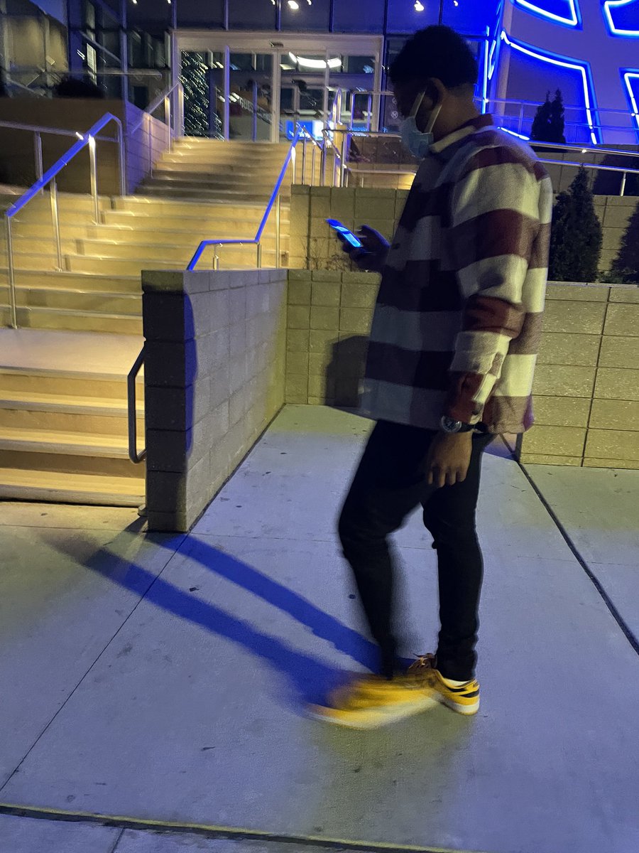 1dev__'s tweet image. Life great! Plus I just turn 28🍾 #FreeBam #LongliveNate