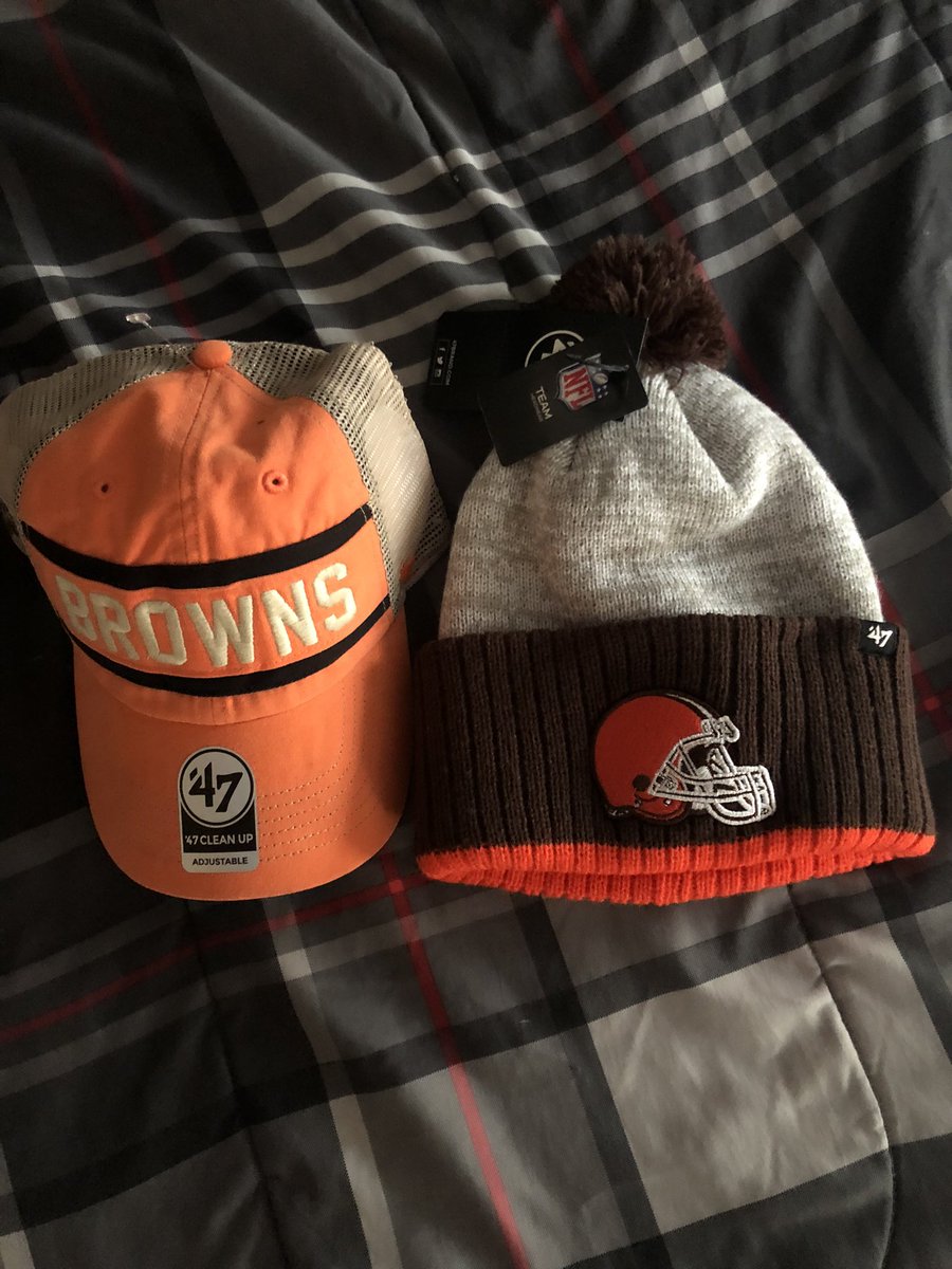 VernThompson's tweet photo. RETWEET and MUST be Following ME for a Chance to WIN this Cleveland Browns ‘47 beanie + Ball-Cap set!!! Winner announced tomorrow evening!!! 
#Verns5DaysOfChristmas https://t.co/KrtvXwSh4F