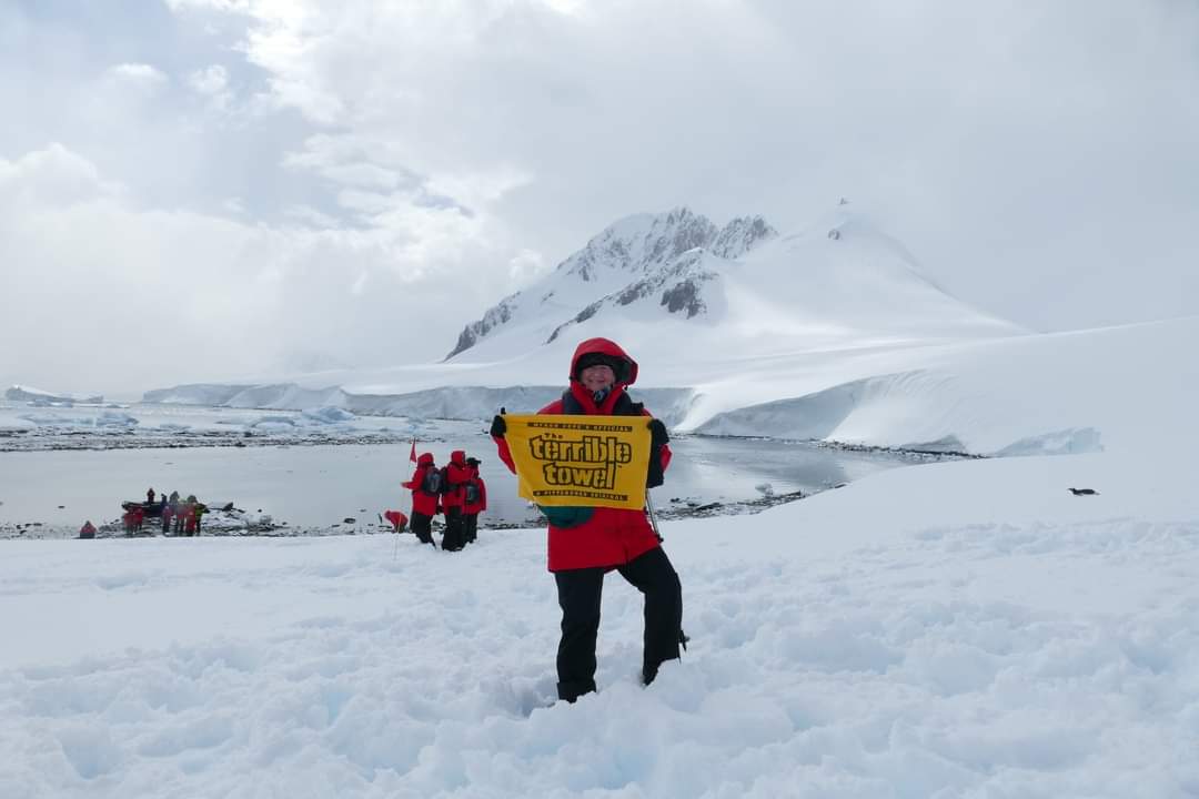 dereiche's tweet photo. @SteelersUnite Once again the TT made it to Antarctica!! https://t.co/tdZZq0gxnM