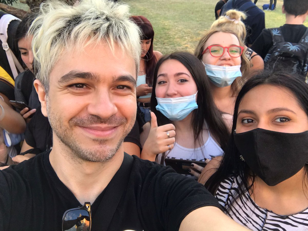 _miiikus's tweet photo. me quiero largar a llorar <33 @AIRBAGoficial @GuidoAIRBAG @GastonSardelli https://t.co/nHCrFSuei1