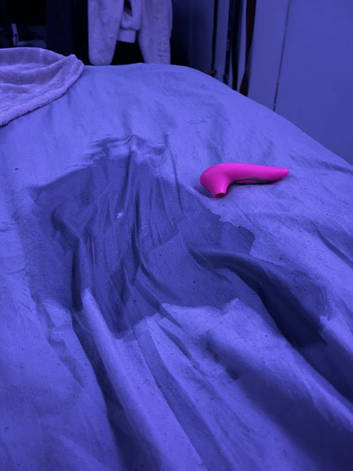 Didn&rsquo;t know I could squirt lol https://t.co/qAlINh9AVR