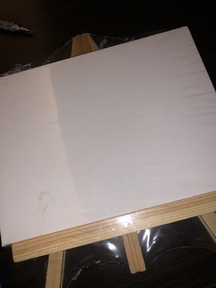 kromies's tweet photo. IM GNNA USE THIS TINY CANVAS TO PAINT SUM SEASCAPE  🙏🏻🙏🏻 https://t.co/6wtG8XM1Bk