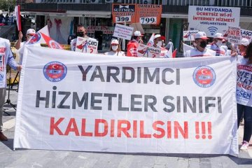 HatunGler4's tweet photo. Ek ödemesiz yardımcı hizmetler sınıfı, genel idare hizmet sınıfı kadrosuna geçmek istiyor @vedatbilgn @_aliyalcin_ @MemurSenKonf @Kamu_Sen @OnderKahveci @ssbsemihdurmus https://t.co/TGHOniCI7Z