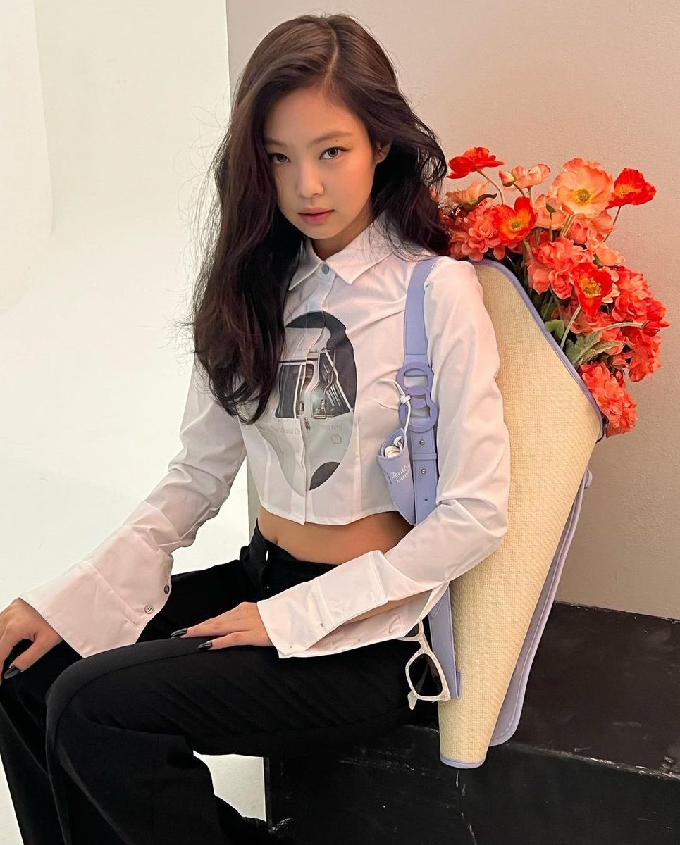 cyanblink's tweet photo. Jennie IG update 😍 @blackpink https://t.co/binHTa3yY0