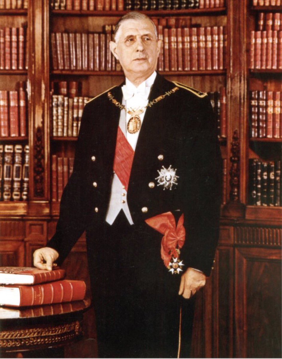jphGOGUEY's tweet photo. 21 Décembre 1958, le Général De Gaulle devient Président de la République #deGaulle #president https://t.co/BjKPPh38nr