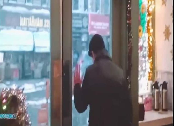 EcLudige's tweet photo. Esta escena me enseñó que aunque extrañes a alguien, si ese alguien está mejor sin ti, es mejor marcharse
#SpiderManNoWayHome https://t.co/o2VvXFG3v4