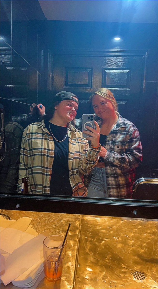 gayycayy's tweet photo. 4 months ago i barely even knew these two goons. now i wouldn’t know what to do without them &amp; we are all inseparable 🤞🏼🤍 https://t.co/WvyhFIz3EQ
