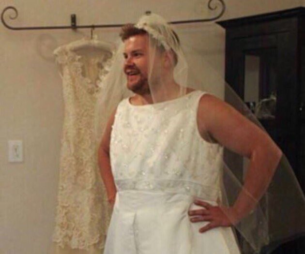 sweetlilagave's tweet photo. Me waiting for Brandon outside of the resort #bachelorette #TheBachelorette https://t.co/pLzA7b24g0