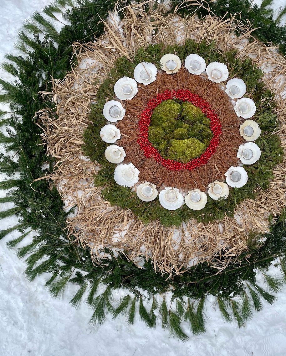 cynthiawinings's tweet photo. Happy Winter Solstice from the Cynthia Winings Gallery - https://t.co/tkXPwyIUSa
Seasons Greetings and Best wishes for the new year! 
#cynthiawiningsgallery
#wintersolstice
#welcomelight
#collaboration
#sculpturegarden https://t.co/2ZgvdYMZkA