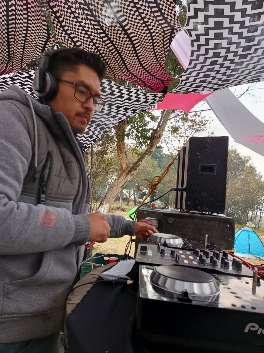 TimelapseRecs's tweet photo. Parte del talento que se presentó en SATVRNALIA EXPERIENCE #timelapsefamily 🎧💿 próximamente galería completa en nuestra página de Facebook 🔥
#psychedelic #festival https://t.co/S8G2JOSXXr