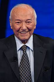 “Il mio corpo è come una macchina: il motore avrà anche 80.000 chilometri, ma il guidatore ha solo 45 anni.”

#PieroAngela
#22dicembre 1928
#OnThisDay 

“Il peggior nemico della cultura è la noia, la mancanza di chiarezza, o l'assenza di creatività.”

Piero Angela