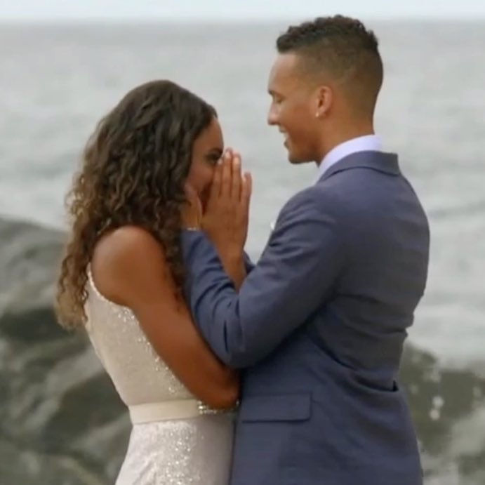 thebachelwhore's tweet photo. these two pictures have the same energy. the one it should've been
#TheBachelorette #TheBacheloretteFinale https://t.co/vvJivAF7dW