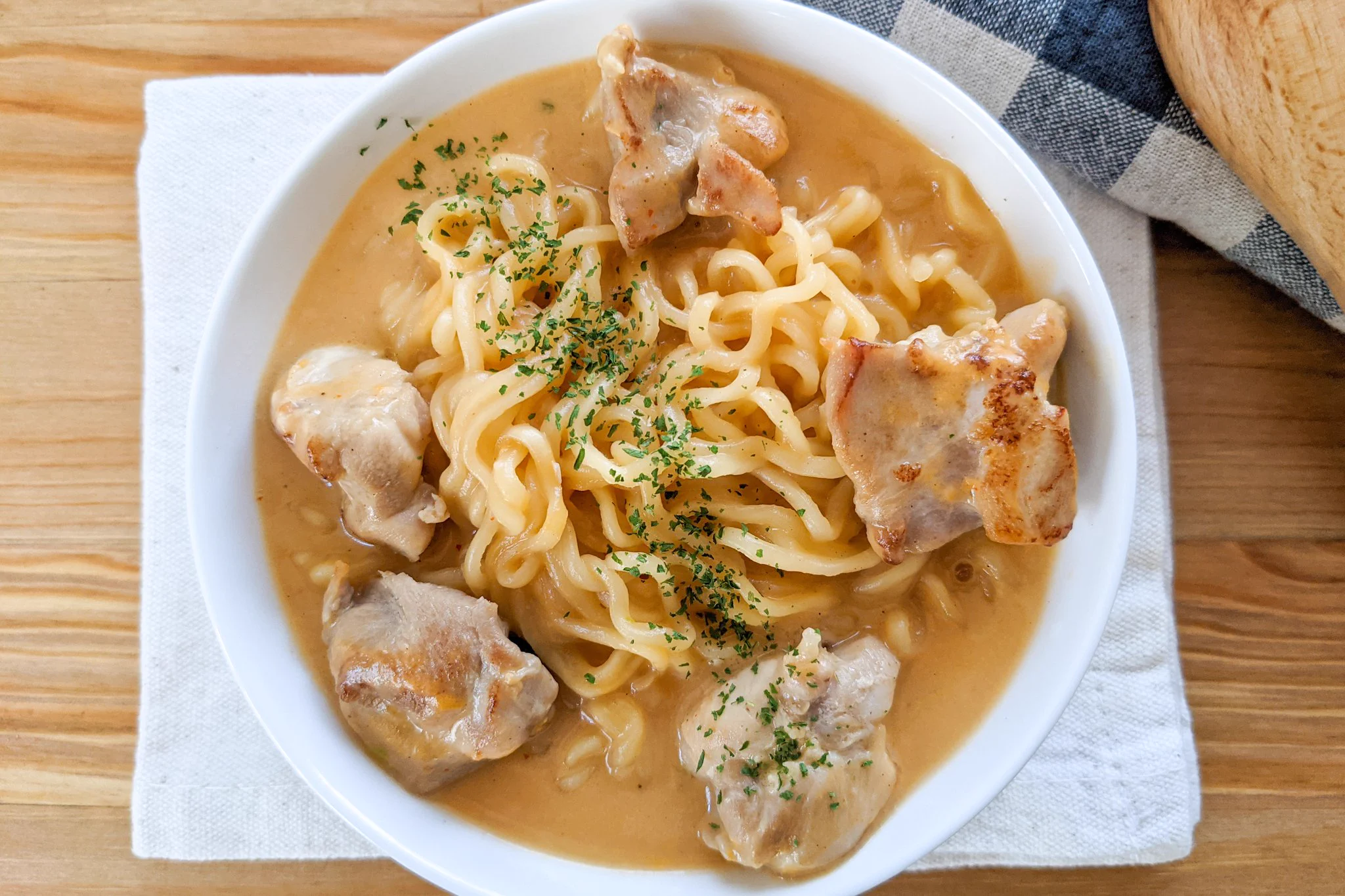 にんにくとチーズが麺に絡んで最高に美味しい！「悪魔のシュクメルリ風辛ラーメン」のレシピがこちら！