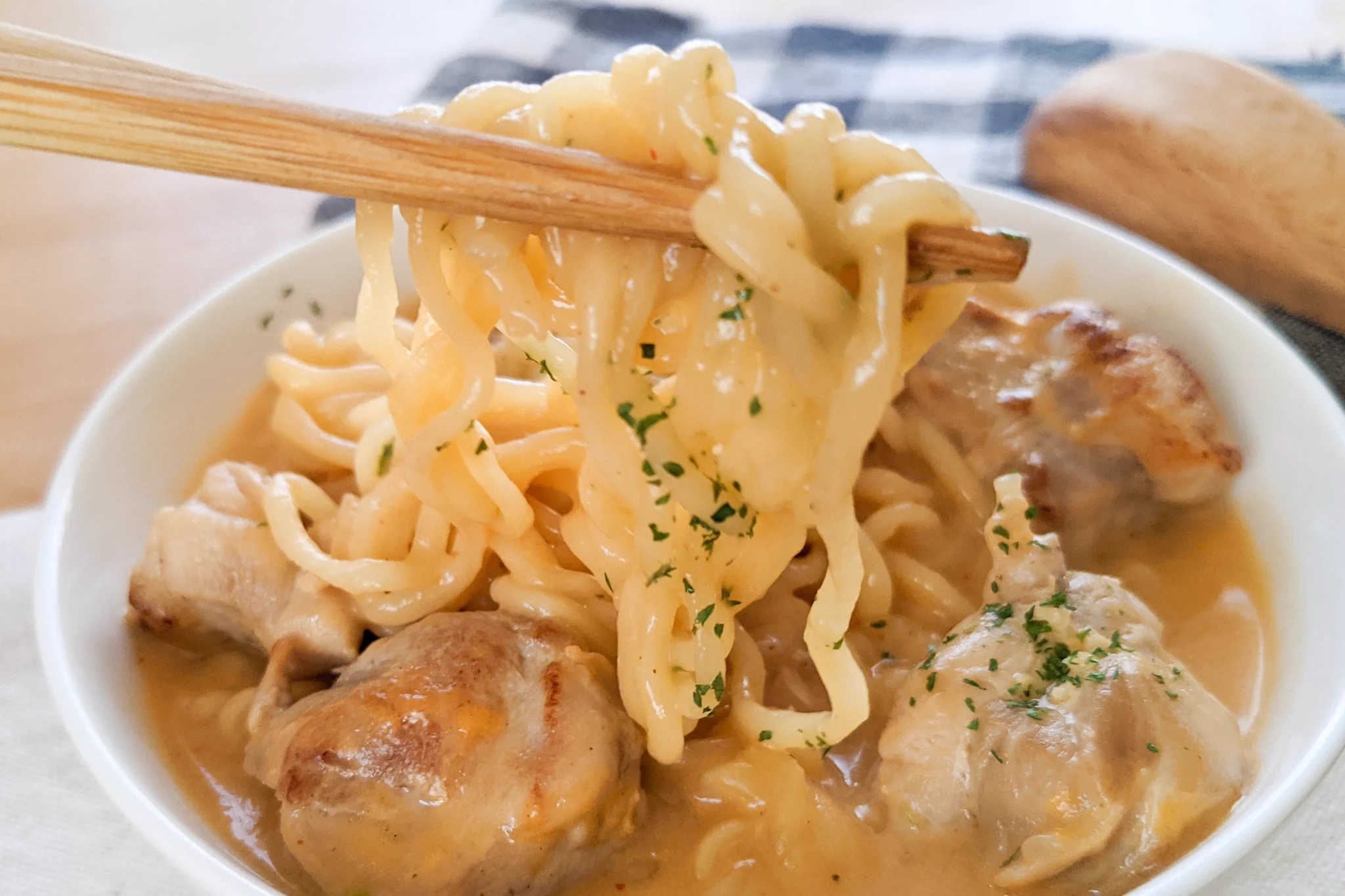 にんにくとチーズが麺に絡んで最高に美味しい！「悪魔のシュクメルリ風辛ラーメン」のレシピがこちら！