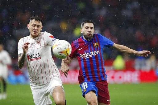 DiarioLibre's tweet photo. ⚽| #DeportesDL | El Barcelona cierra un mal 2021 con empate en Sevilla

🔗https://t.co/9DlQBGO81G

#DiarioLibre #Fútbol #FCBarcelona #ElBarca #Sevilla #LaLiga https://t.co/YLILmK3YbB