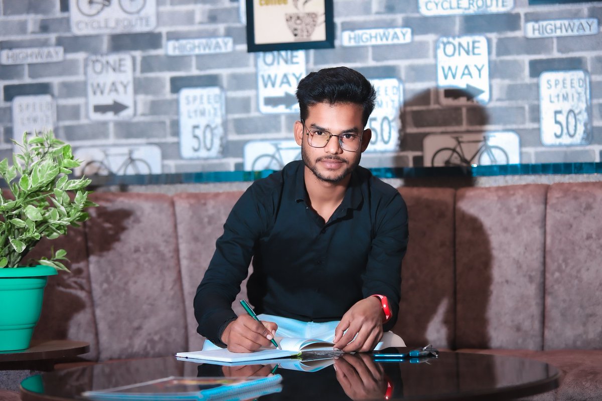 Dashingboy1516's tweet photo. #I don't believe in luck,
believe in hard work.✨✌️
#diamondentrepreneursclub
@Its_dharmendra_1516
#dashingman https://t.co/wLyUE4EhWS