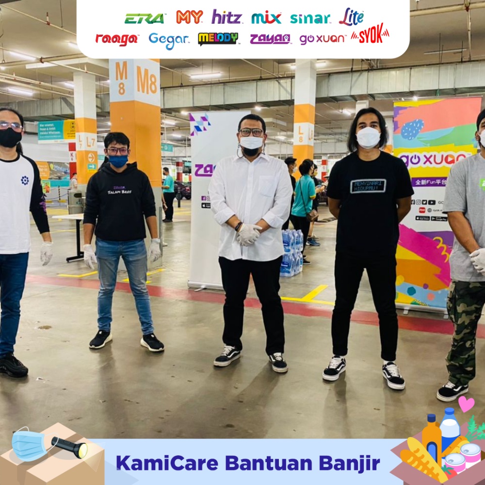 sinar_my's tweet photo. Hefny dan team KamiCare Bantuan Banjir kita berada di Pusat Pungutan Lotus's Ara Damansara. Jika anda ada barang yang ingin didermakan boleh ke sini. #SinarKongsi #KamiCare https://t.co/qbxWfNn1aq