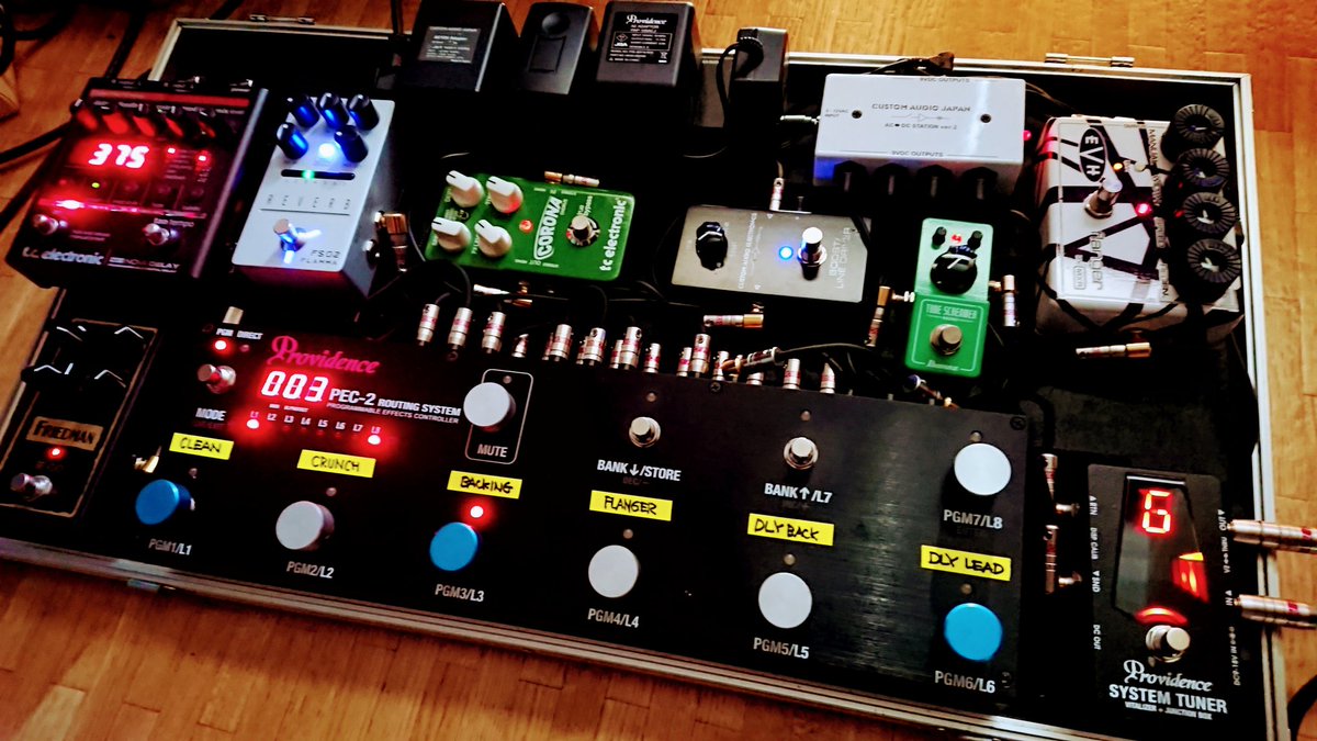 SPiRiTRiAL_Gt's tweet photo. 新たにReverbを追加して配置や配線と音の設定も見直し完成!
来年1/22のライブはこちらで挑みますよ🎵
#エフェクターボード2021
#Providence
#freidman
#flamma https://t.co/p7LG2rkESe