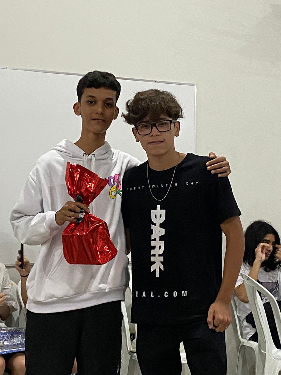 icmalacacheta's tweet photo. Confraternização de Natal, e amigo oculto, é sempre bom estar junto desse clube, que nos proporciona as melhores experiências possíveis, ic muito além das amizades, aqui criamos uma família.
@icmalacacheta @MDIOInteractBR @interactd4760 @Rotary4521 @interact4521 https://t.co/rLdsFeAE27