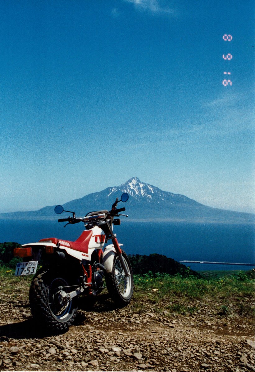 #TM2022読者投稿
1991年 北海道 礼文島
利尻島を望む。
この後、利尻に渡りご来光登山しました。

今回は古い写真もOKとの事で、懐かしい写真も。
地元に戻らず、そのまま移住になった年かな。ナンバーも帯広。