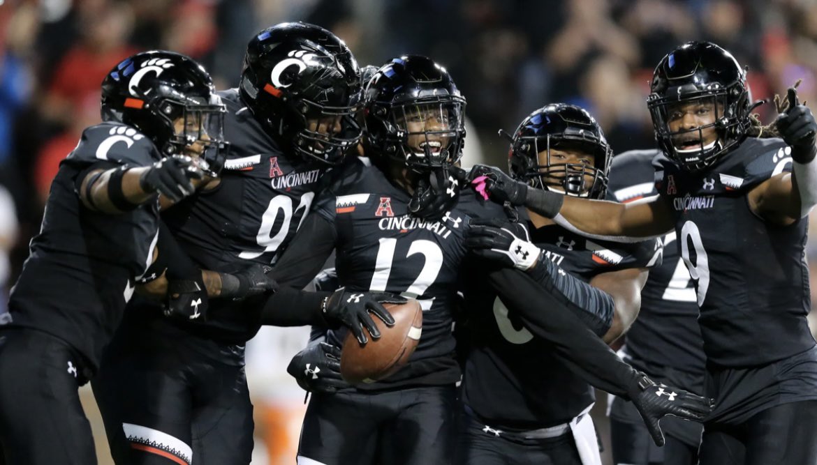 M_3Singleton's tweet image. AG2G🙏🏽blessed and excited to say I’ve received an offer from the University of Cincinnati 🐾❤️@MikeDenbrock @RBCoachPaige