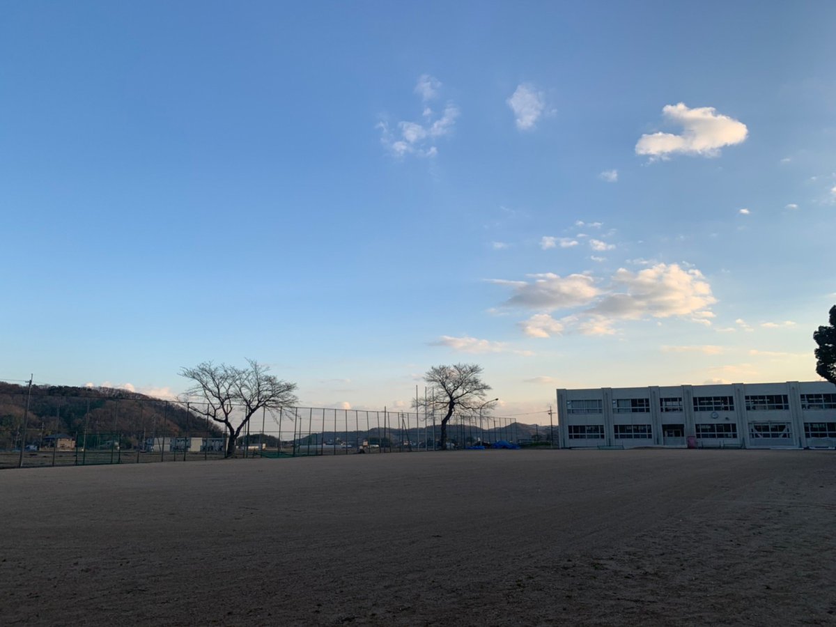 先日会場のロケハン行って参りました！きれいな夕暮れ📷当日は楽しみです！まだまだ募集しております！是非、下記よりお申し込みください▼ hyogo-yakyukyousitsu.peatix.com