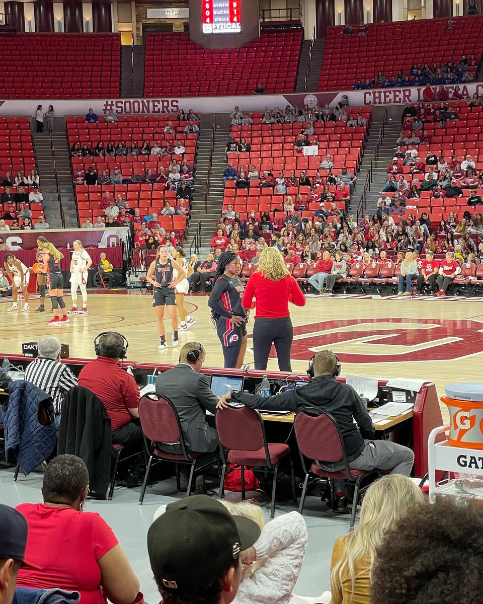 JHSCoachSmith's tweet photo. When you promise one of ours that you will come watch her play no matter what, you make good even if it means you drive all night on Monday and Tuesday to make it happen. I love watching you play Dasia, you always make me proud. https://t.co/fDGNJWP4uH