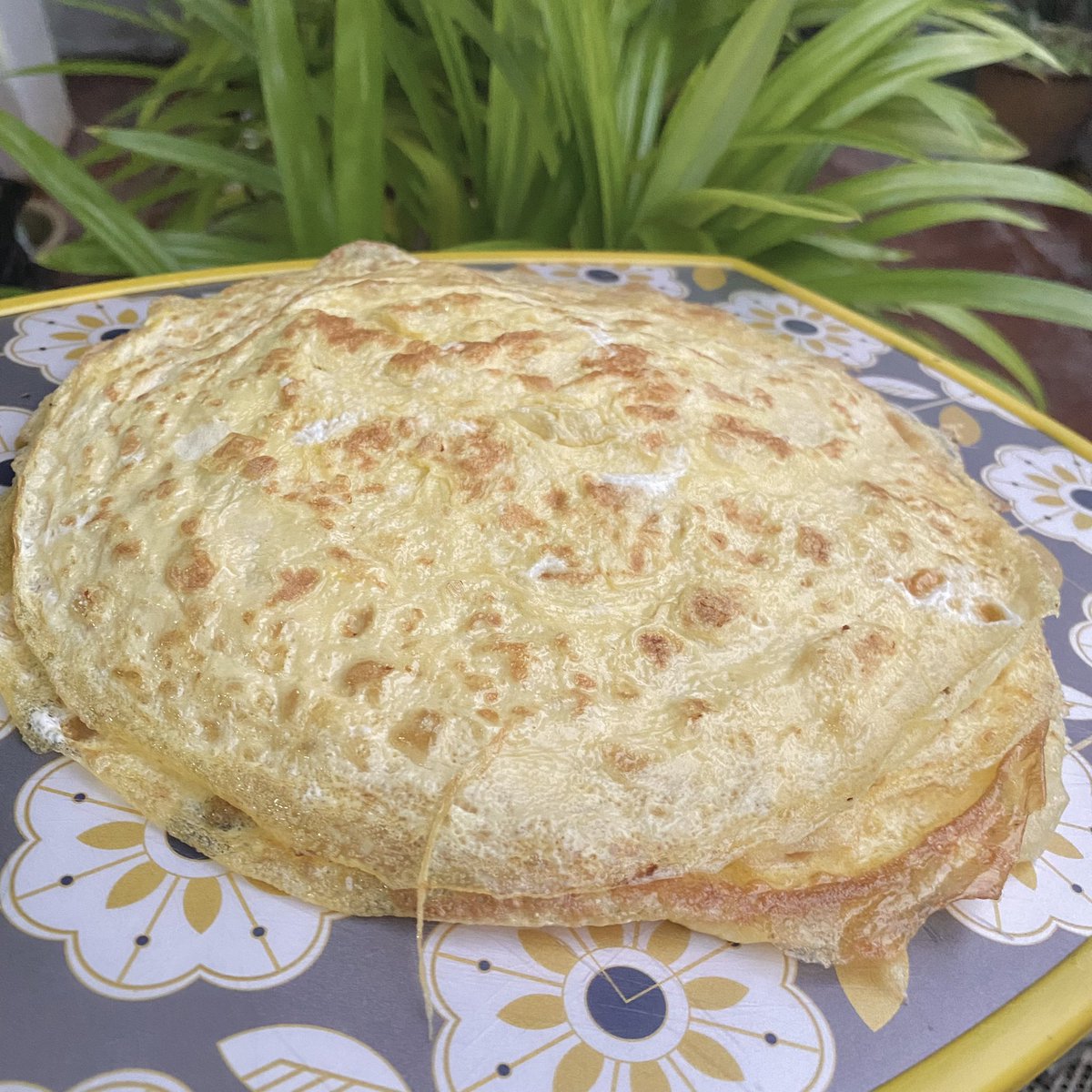 syierahamidee's tweet photo. Mangsa banjir pahang , kalau perlukan makanan, selimut , totor, pakaian dalam , ubat ke, tolong dm atau whatsapp 0173876774 tau😭 

Saya nak sangat bantu , tp saya kekurangan info ! https://t.co/iq6gpVsXUa