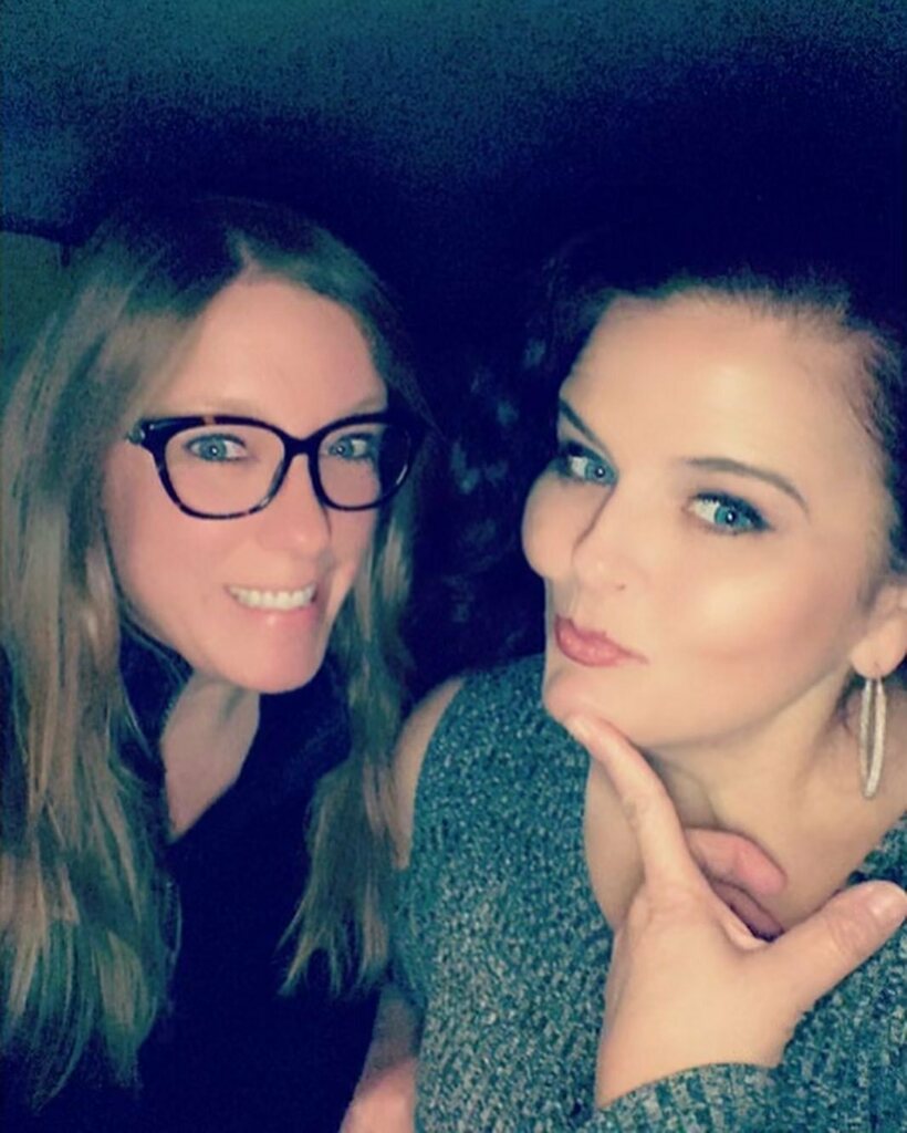 thesheritaylor's tweet photo. Kiddo drop off and then dinner with my girl @the_julie_moments --- what a way to kick off the holiday!  Once again proving you can eat cheaper without the kiddos🤣

#divainmotion #neverbasic #rideordie #goodashell #wemisssummer #momology101 https://t.co/DcgJQVvKPZ https://t.co/hzugaL8yex