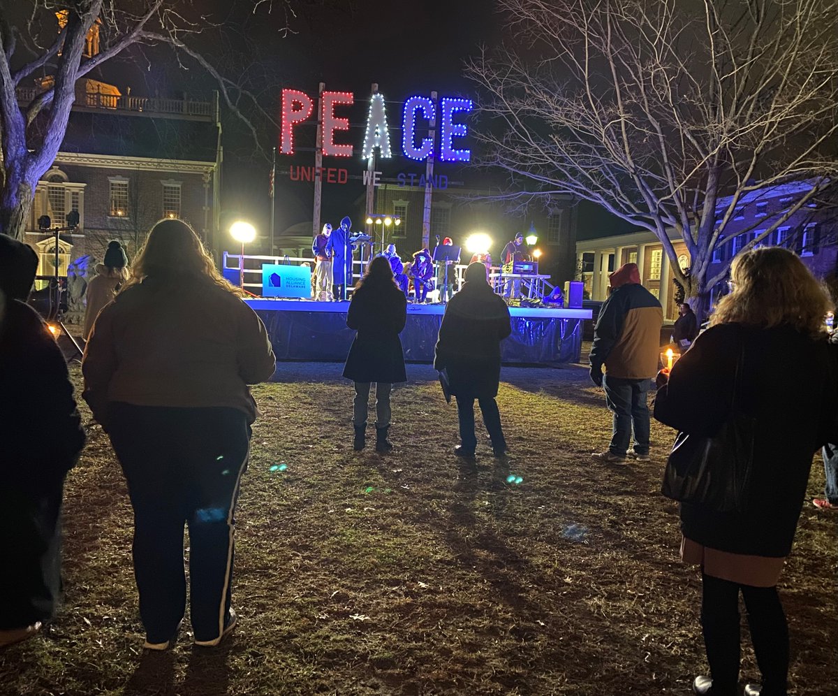 MariaLBynum's tweet photo. On the 1st day of winter &amp; the longest night of the year, a candlelight memorial service in Dover Tuesday night commemorated community members who lost their lives to homelessness. TY Housing Alliance DE &amp; partners for a beautiful service. #HUDR3 https://t.co/lLktpyusIw