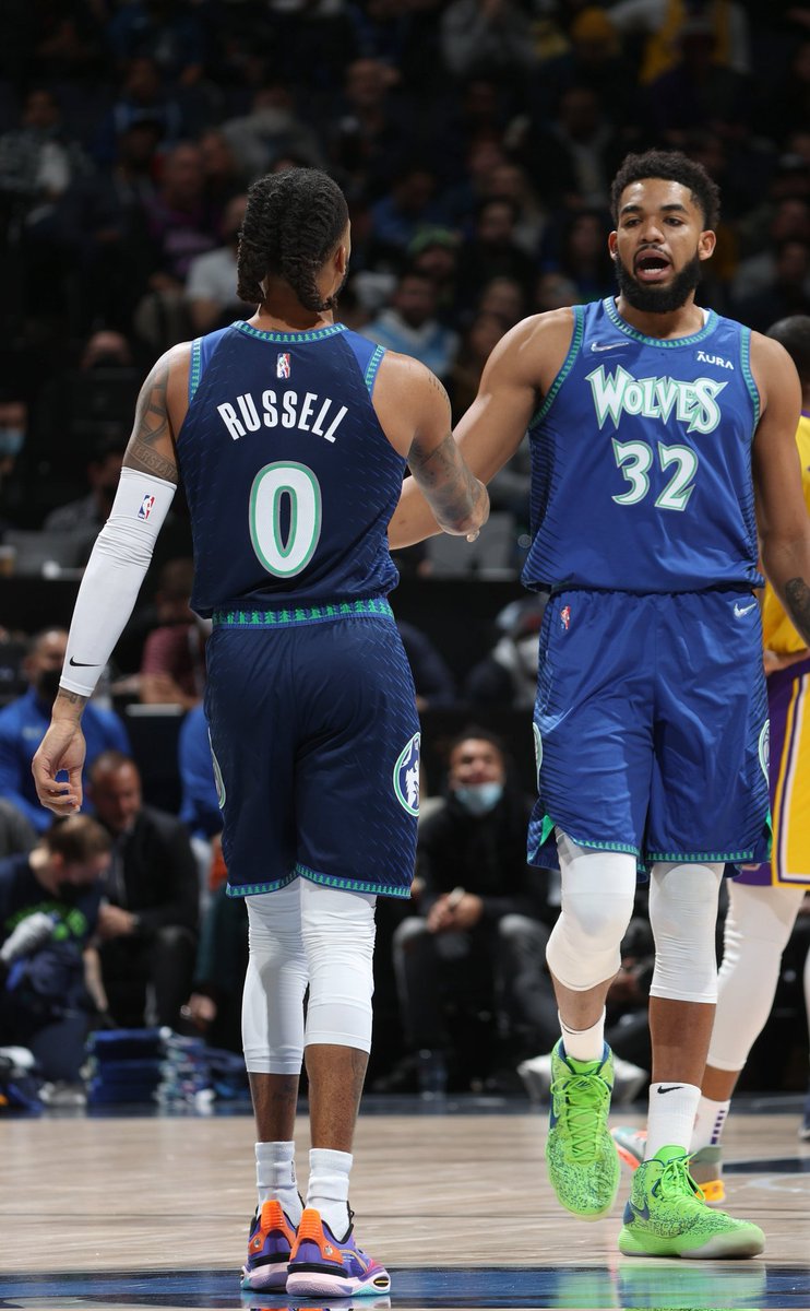6toHombreLATAM's tweet image. Los Timberwolves venían de cuatro victorias consecutivas y jugaban contra los Mavericks, sin Doncic ni KP, con la posibilidad de afianzarse en puestos de Playoffs. Perdieron.