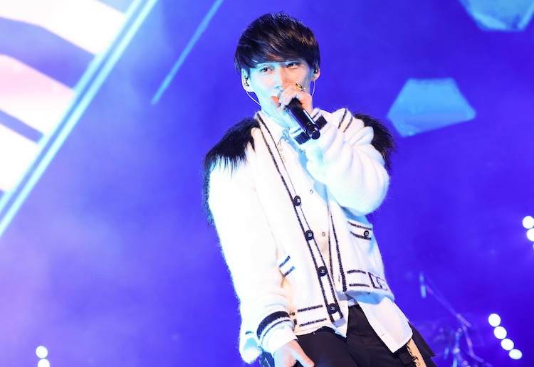 natalie_mu's tweet photo. 【ライブレポート】「これが俺たちのすべてだ！」UVERworld・TAKUYA∞生誕祭、剥き出しの音楽で伝えた思い（写真11枚）
https://t.co/xfwdnxoA9l

#UVERworld #UVERworld_30 https://t.co/nTPruLpqbr