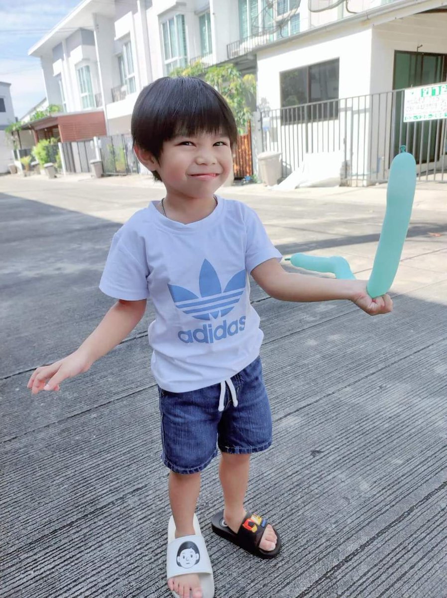 sleepysleep154's tweet image. มองข้ามเกิบพี่ปันไปก่อนนะฮะ

พี่ปันรีบไปเซเว่น
#ปันปัน