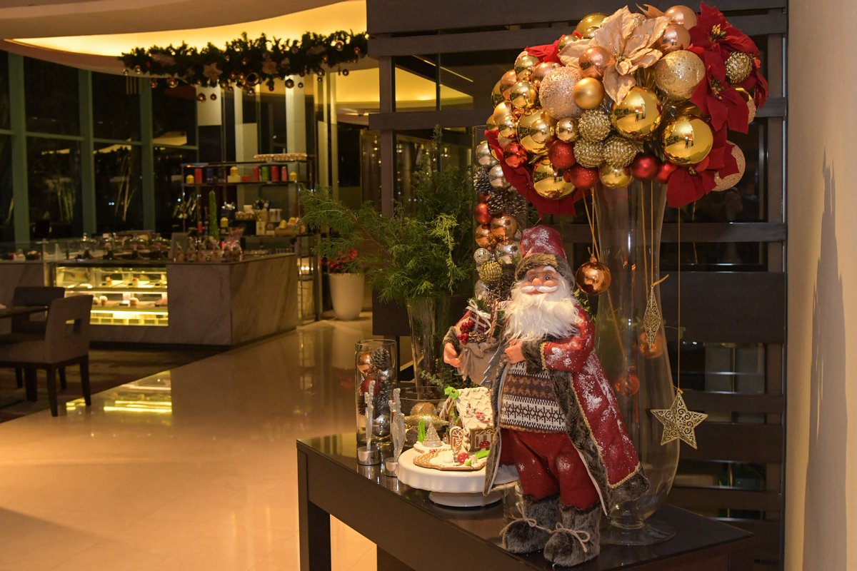 Chatrium's tweet photo. For some festive fun, come and see us at Chatrium Hotel Riverside Bangkok and check out our beautiful Christmas decorations – it’s the perfect opportunity to take some amazing photos to post on your social media.

#FeelTheRemarkable #Chatrium #ChatriumRiverside #Christmas https://t.co/A6MSagyQWb
