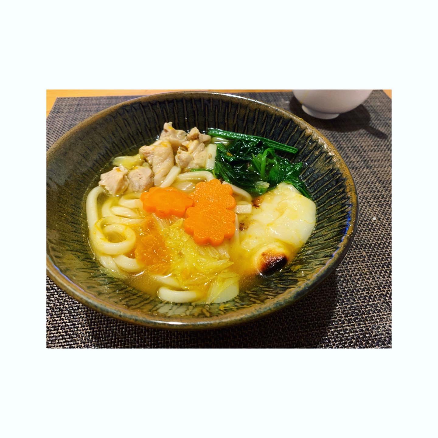 三倉茉奈 今日は 冬至 ということでかぼちゃ 南京 が入ったほうとう風うどん 娘もかぼちゃうどん 冬至 の日に ん のつく食べ物を食べると運気が上がるとのことで にんじん うどん 食後にみかん も食べてみた笑 冬至 T Co 0gsjk9z655 Twitter