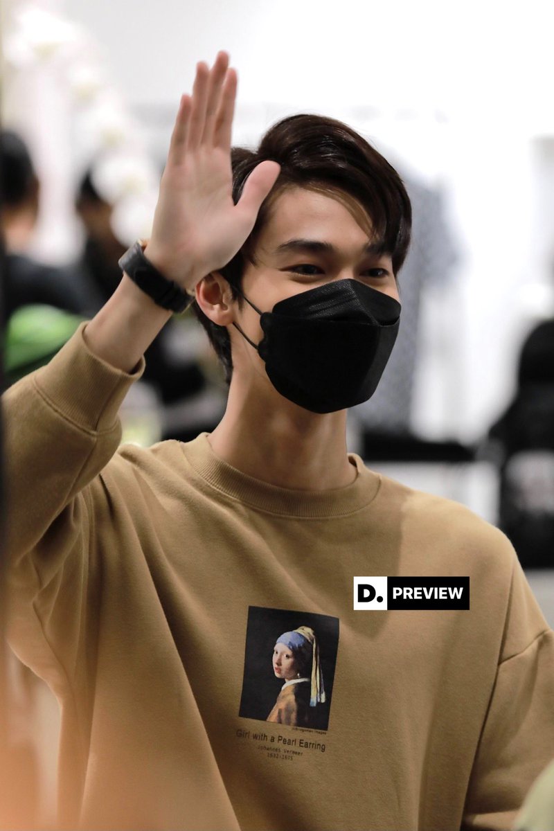 d_dew2000's tweet photo. •211222• — @dew_jsu 

😜🤪😋😛🤪😜

#dew_jsu #dewjirawat
#KarlLagerfeldxDewNani https://t.co/ei5ukpiRnQ