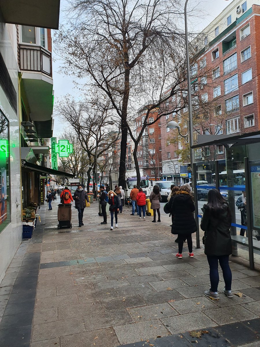 cuerdasfuera's tweet photo. Las farmacias son las nuevas Doñas Manolitas. https://t.co/WQ3HvJtNNW