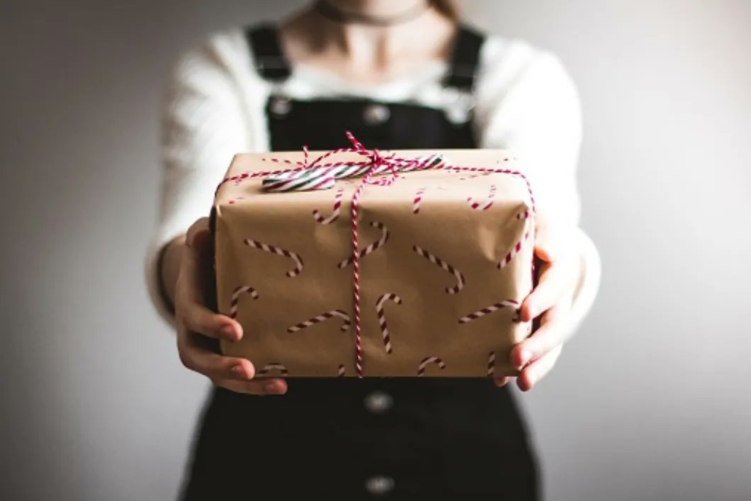 childnet's tweet photo. "One of the most important things you can do, before giving technology to your child, is talk to them about it."

Read our blog for 4 useful tips when giving tech gifts to young people this Christmas.

https://t.co/GQhGFXcH51 https://t.co/0r0akp1fTQ
