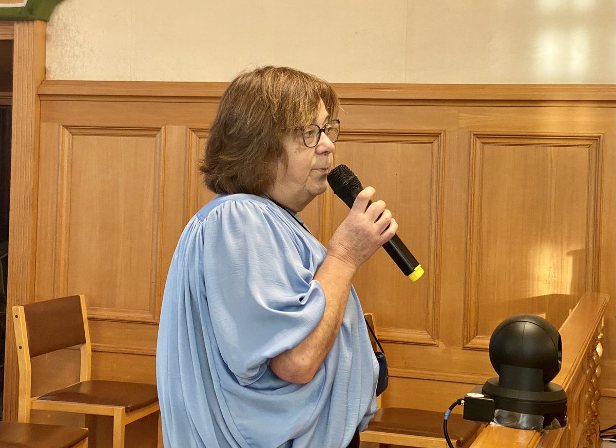 🗣 Intervén agora no #PlenoSCQ a presidenta de FERUSA, Cruz Vázquez, que reclama o cumprimento do Pacto polo Rural acordado en 2019. <a href="/RuralSantiago/">O Rural de Santiago</a>