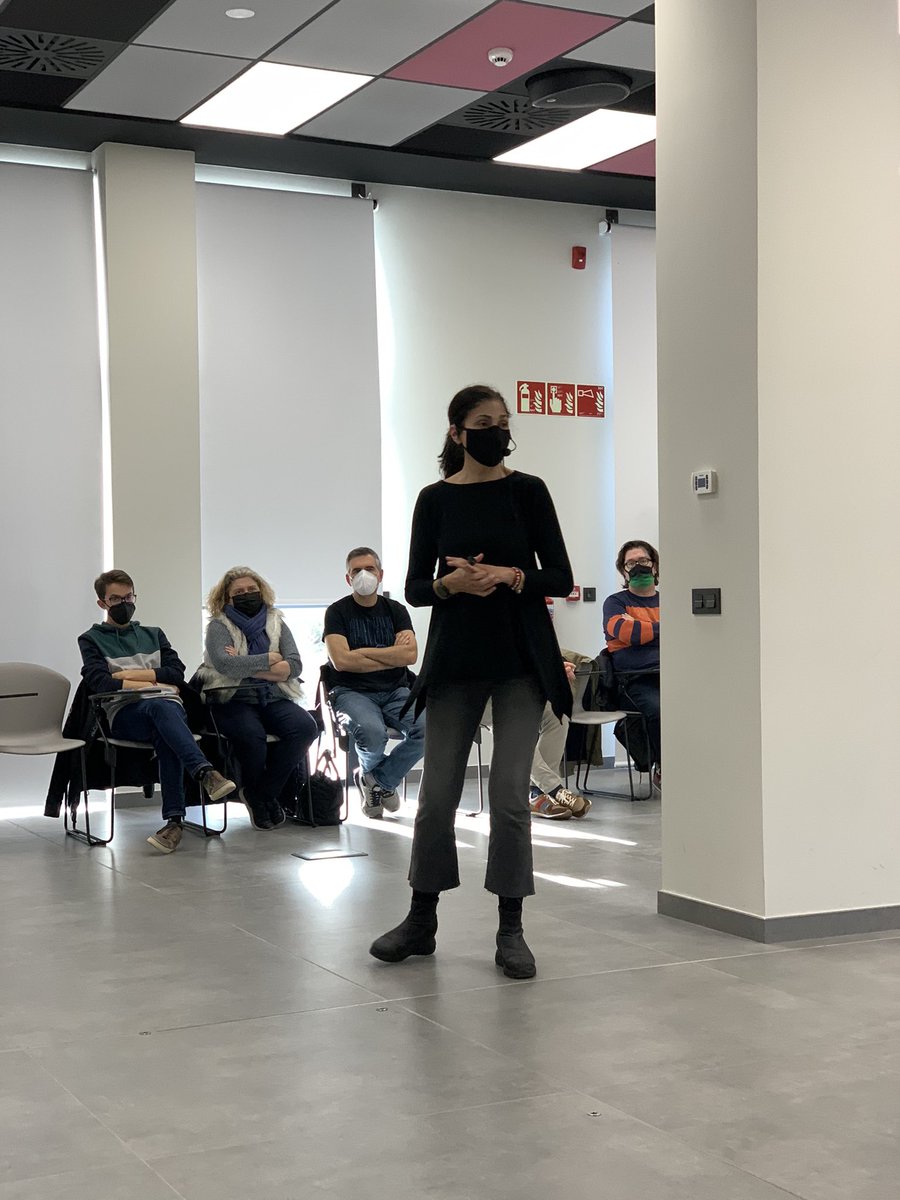 ToniBalanza's tweet photo. Excelente presentación de comunicación verbal y comunicación no verbal de @fanigrande en la concentración de la selección valenciana de #cvskills. Aporto mi granito de arena, como experto de imagen y sonido. https://t.co/TLH4Y3KW0I