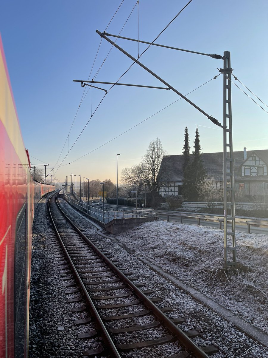 theridian's tweet photo. Heute mal ein etwas frostiger #Bogentweet #TeamZugBubble #TMAL https://t.co/Sv5OiBBrjh