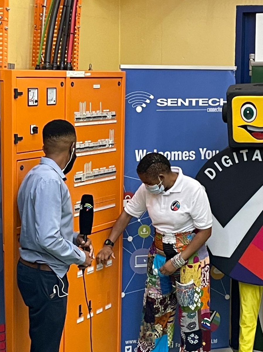 Minister of Communications, <a href="/Khu_Ntshavheni/">Khumbudzo Ntshavheni</a>, kicked off the switching off of the last analogue transmitter in the Zeerust area paving the way for greater availability and variety in television channels for its residents.