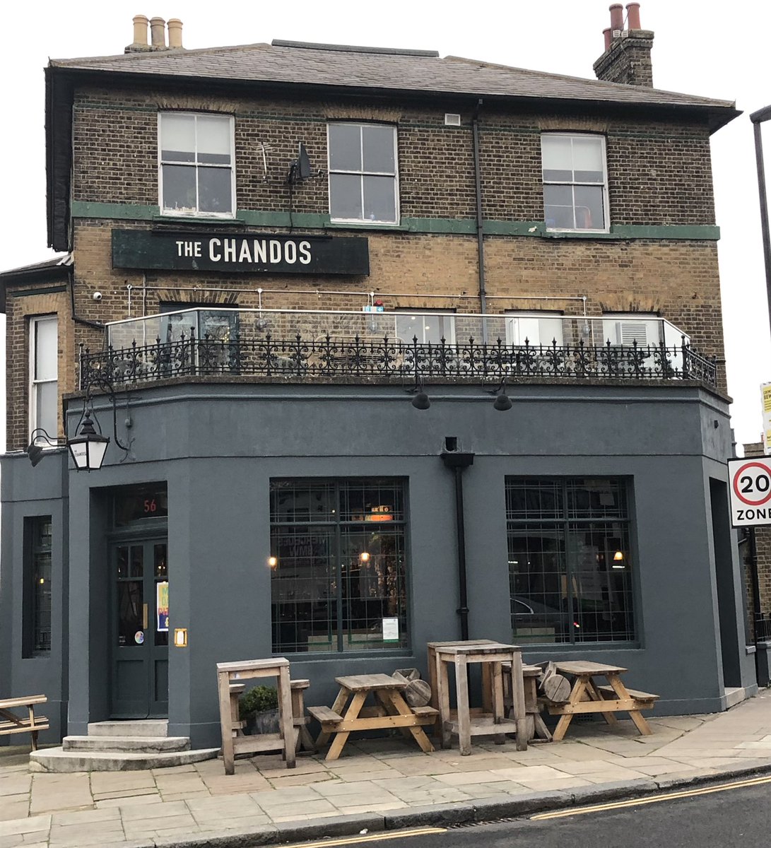 DAY 22 of my local BIZ Advent Calendar is the fabulous <a href="/ChandosSE23/">🆃🅷🅴 🅲🅷🅰🅽🅳🅾🆂</a> It was refurbished in 2015 &amp; been popular ever since. Max &amp; his team provide a great friendly atmosphere &amp; on this cold 🥶day I’m looking &amp; dreaming of being on that terrace again with🍷&amp;🍕#EatDrinkLocal #SUPPORT